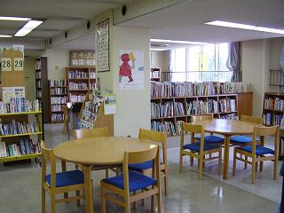 生野図書館館内